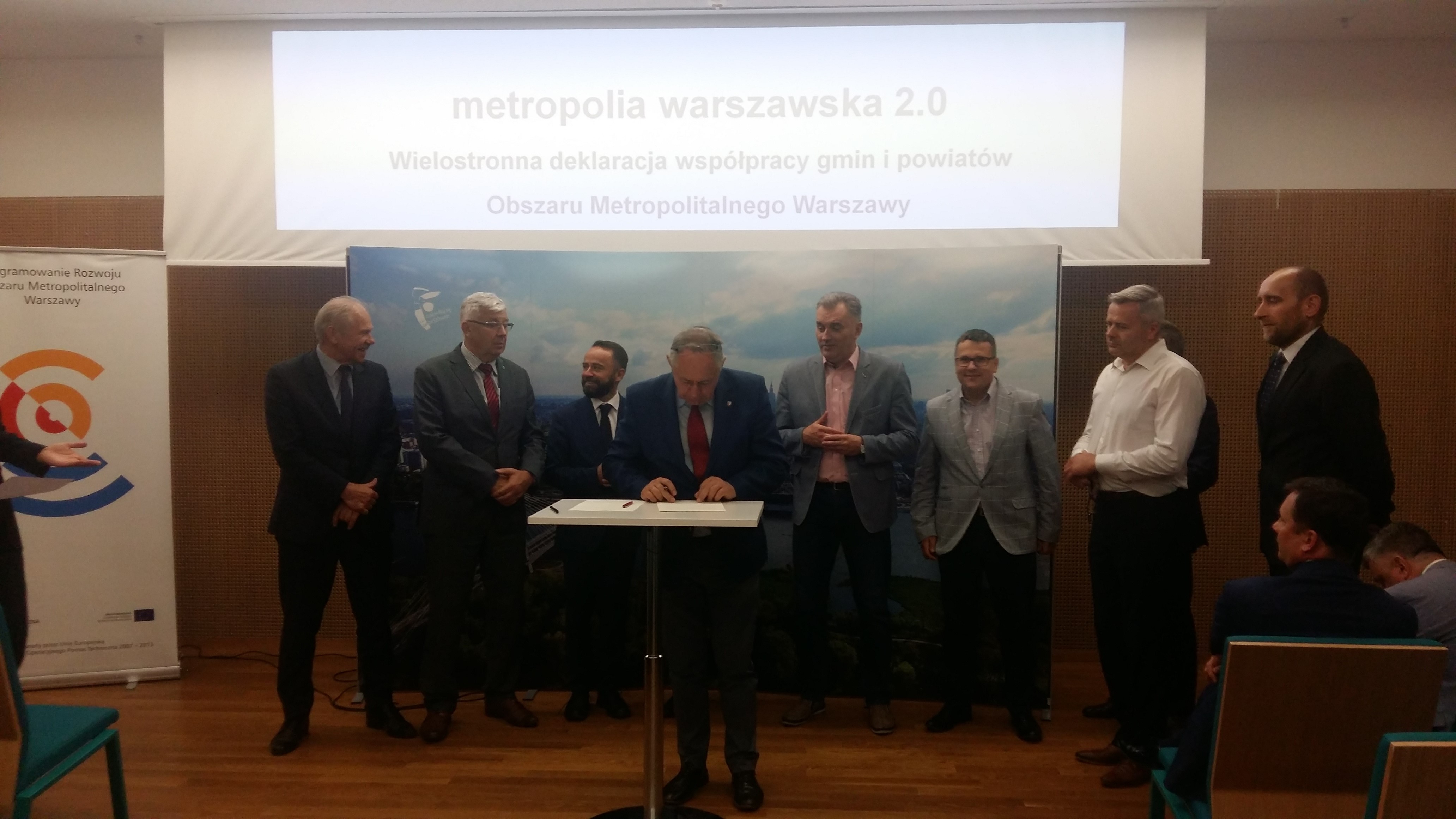 metropolia warszawska 2.0 - podpis wójta